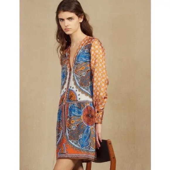 Sandro Dresses & Skirts - Sandro dress great condition. Dress have a zipper